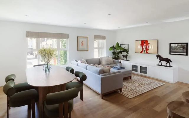 The Iconic Portobello Mews House