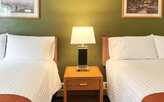 Coast Hinton Hotel