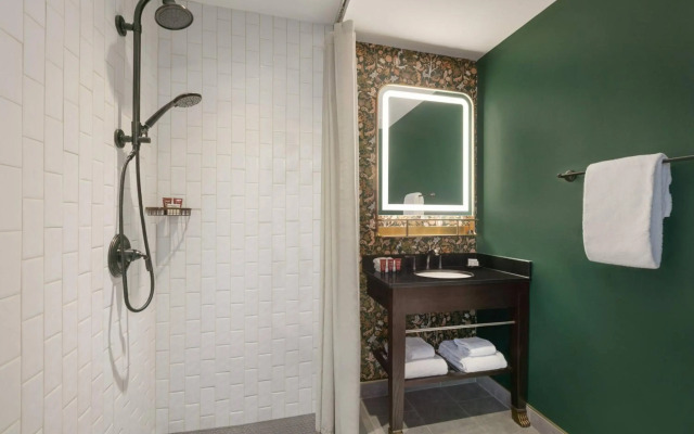Glenn Hotel, Autograph Collection