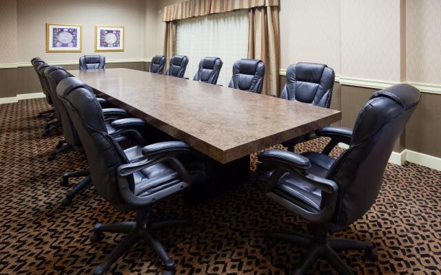Holiday Inn Detroit Lakes by IHG