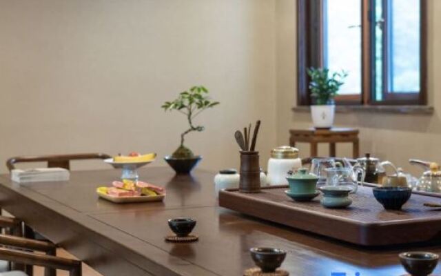 Xinchang Big Buddha Temple Fanyin Hotel