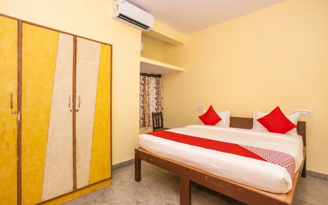 OYO 17136 Hotel Chinmayee Inn