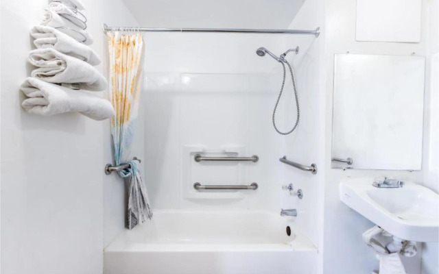 Sonrise Inn Lincoln Hwy By OYO