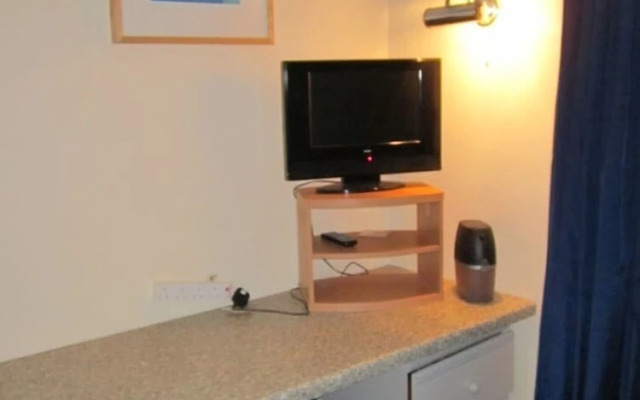 Upper Lake Chalet , Dog and Pet Friendly