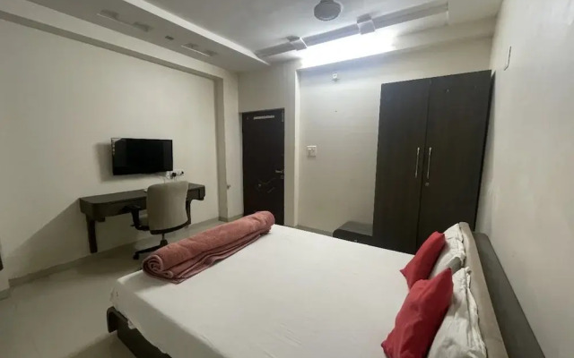 Goroomgo Narayan Executive Gujrat