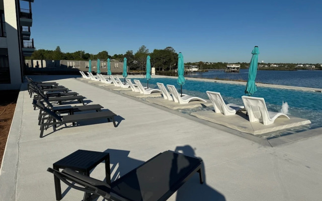 Handsboro Pointe Condo & Suites