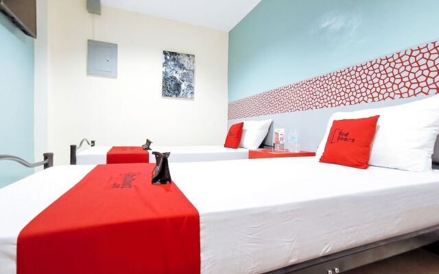 RedDoorz Plus near Ateneo de Davao