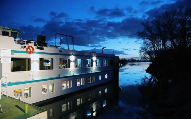 Hotelkabinenschiff Junker Jörg