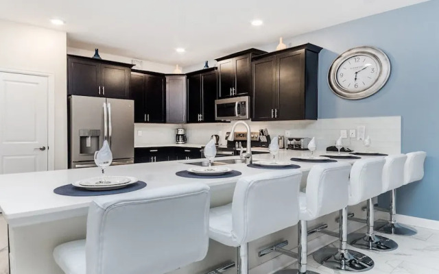 Opulent Retreat With Pool & Fast Wifi Near Disney