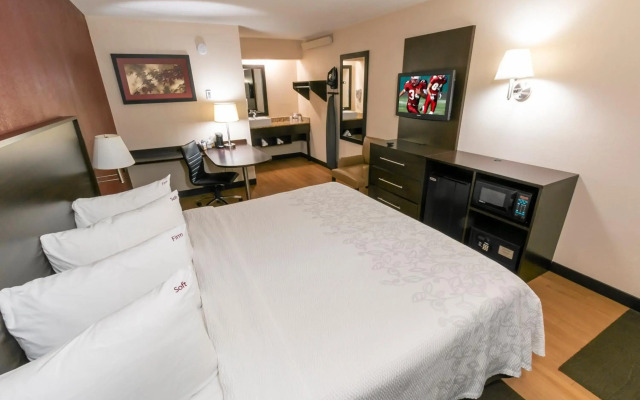Red Roof Inn PLUS+ St Louis - Forest Park/ Hampton Ave