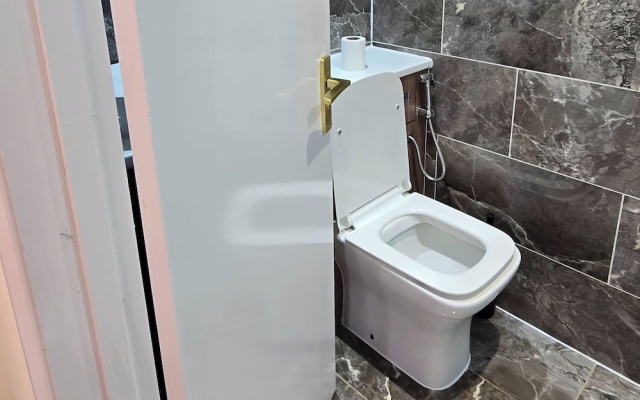 Central 1 Bed Apartment Sleeps 2 With Wifi