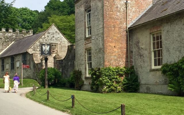 Melbury Lodge