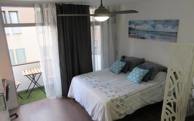 Estudio con encanto en la playa (aptos.salinetas)