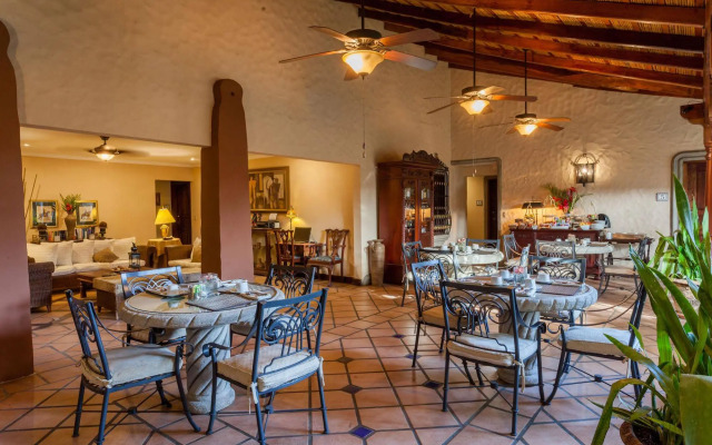 Hotel Los Robles
