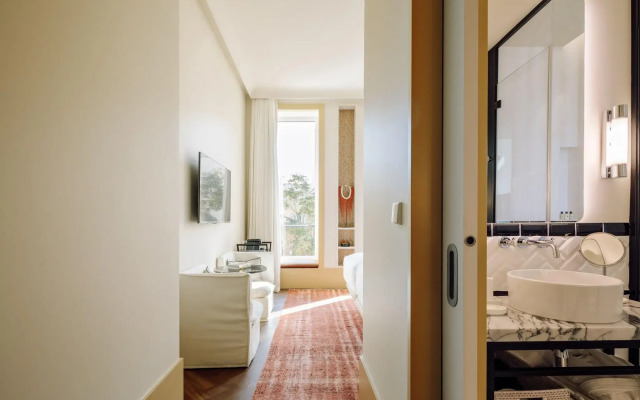 The Ivens, Autograph Collection