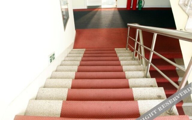 Homeinn Ease Hotel (Weihai Stadium Harbin Institute of Technology)