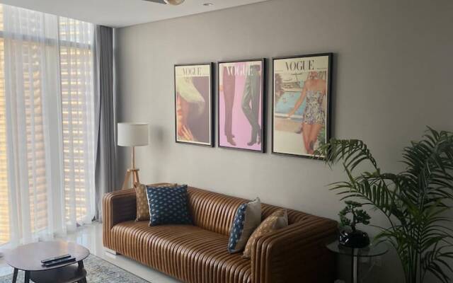 Gorgeous 2 Br in Paramount