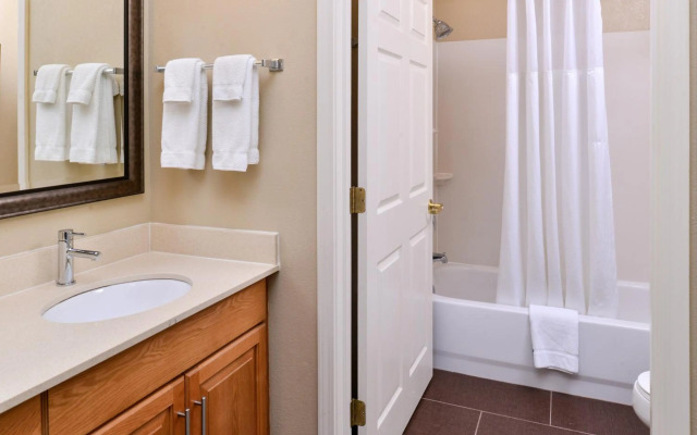 Staybridge Suites O'Fallon Chesterfield by IHG