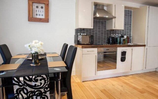Lux Aparts Wakefield Central
