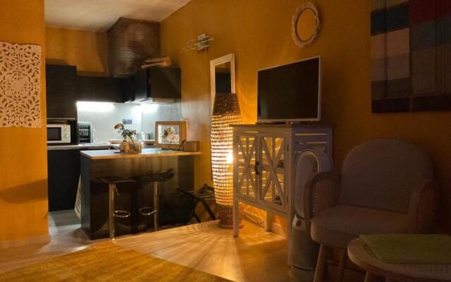 Nice Studio 20 M Near The Place D'albertas!