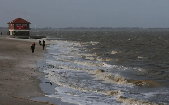 Red Sand Modern Retreat