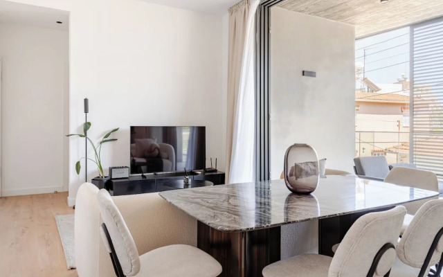 Yamas Urban Living Sequoia Residence