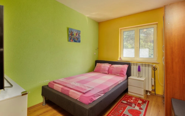 Colourful Seaview Apartment