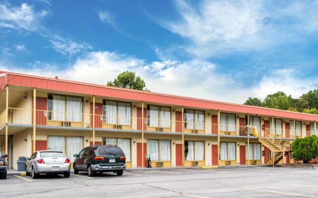 Econo Lodge Petersburg - Fort Lee