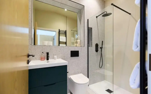 The Woodford Paradise - Homely 2bdr House With Terrace