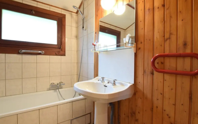 Peaceful Holiday Home in Tenneville near Forest