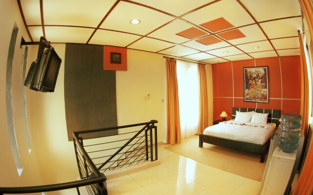 Puri Chorus Hotel