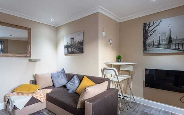 Studio 4 Marblemand House