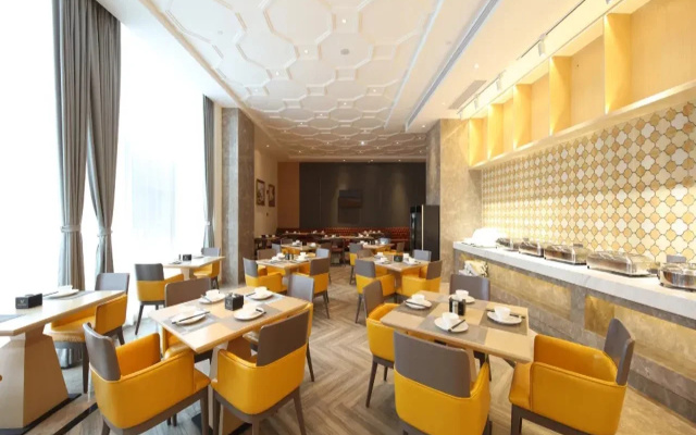 Vienna International Hotel (Chengdu Longquan Automobile City Aviation Academy Branch)
