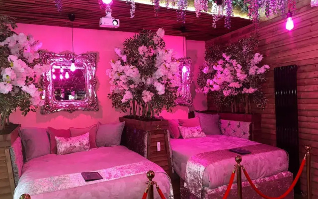 Unique Luxury Stay for 8