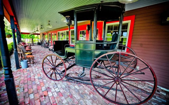 The Common Man Inn & Spa