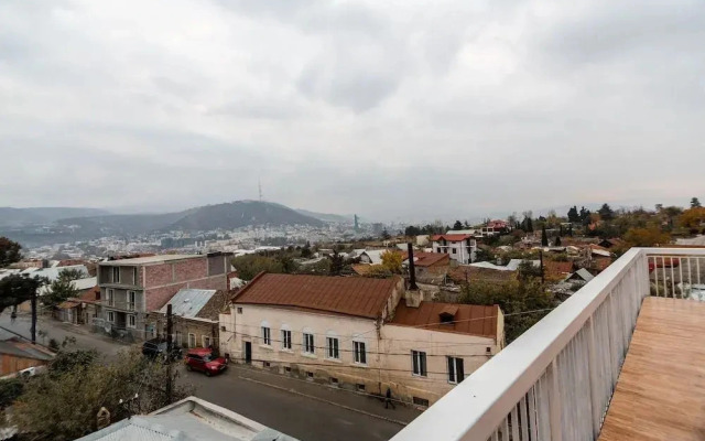 Cozy House On The Street Akhalubani