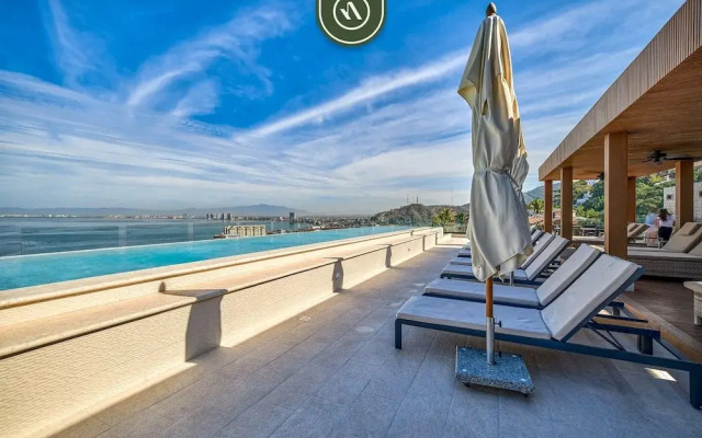 Condo With Oceanview - 2BR Condo - Rooftop Pool
