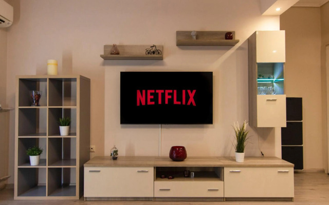 Luxury apartment 10’ from the center!