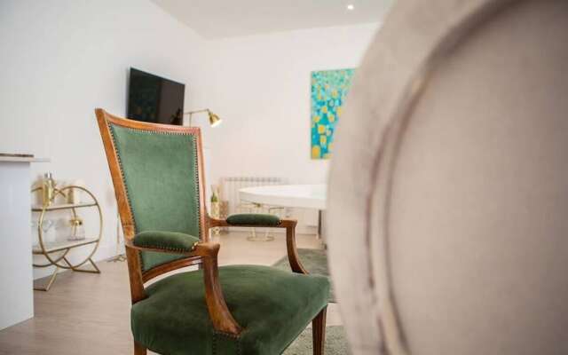 Stunning 1 bed W/sunny Terrace in Madrid Center