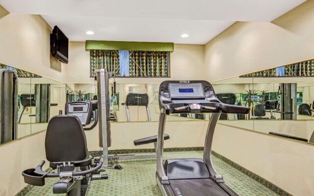 Ramada by Wyndham Jamaica/Queens