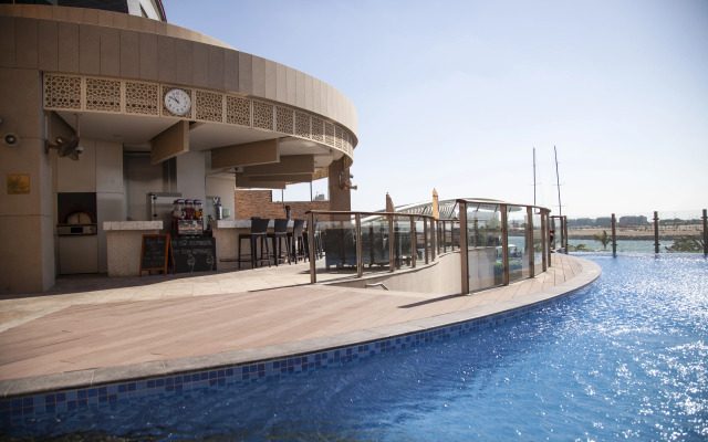 Bab Al Qasr Hotel