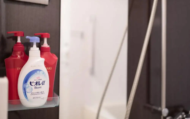 Yeah Room Zeus The Garden