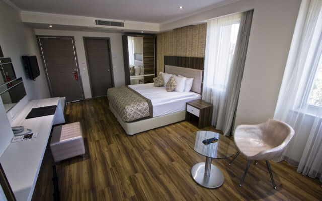 Edis Premier Hotel