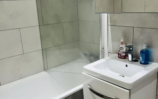 Immaculate 2-bed Apartment in London