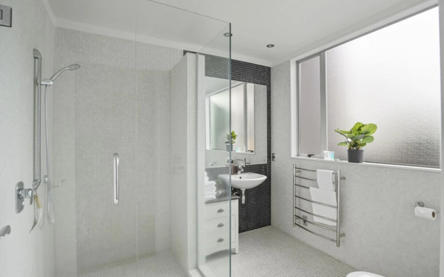Central Executive Parnell Designer Home
