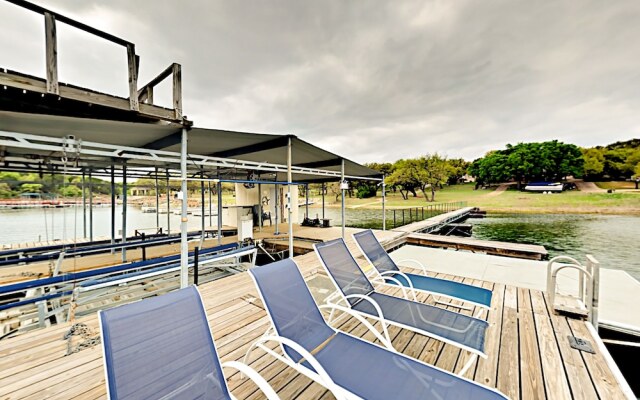 Huge Lake Travis - 4 Bedroom Home