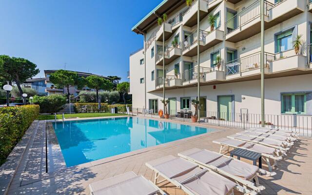 Residenza Miralago With Pool - Two-bedroom With Terrace