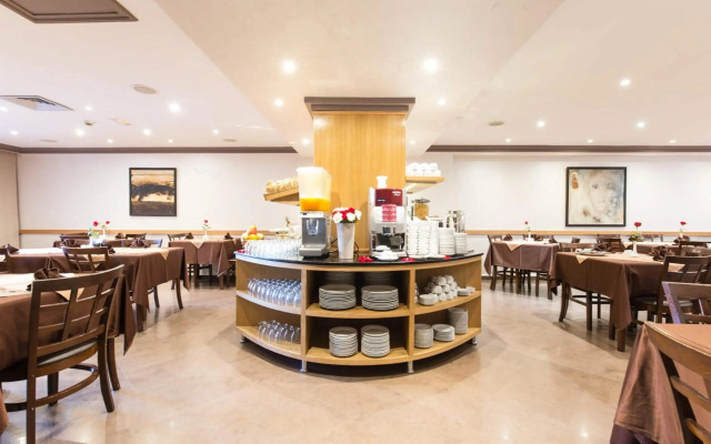 Almas Hotel