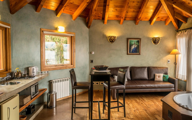 Lirolay Suites