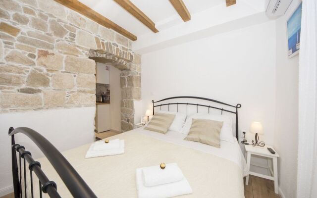 Apartments Stone Elegance